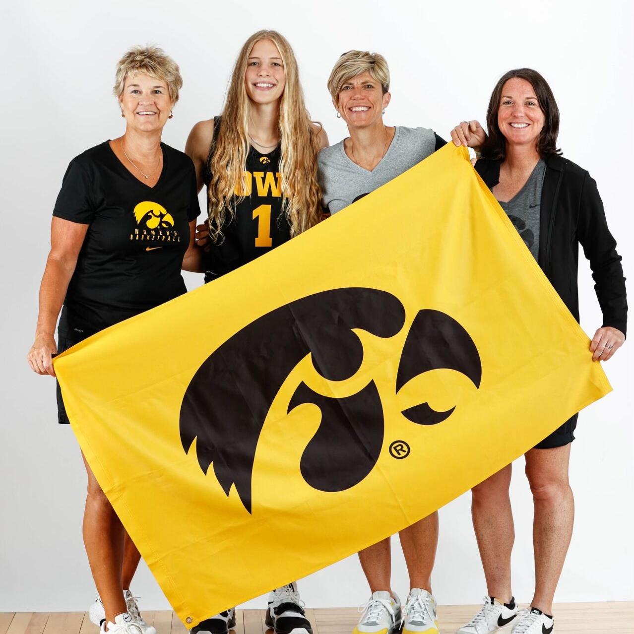 IOWA WBB RECRUIT AVA JONES